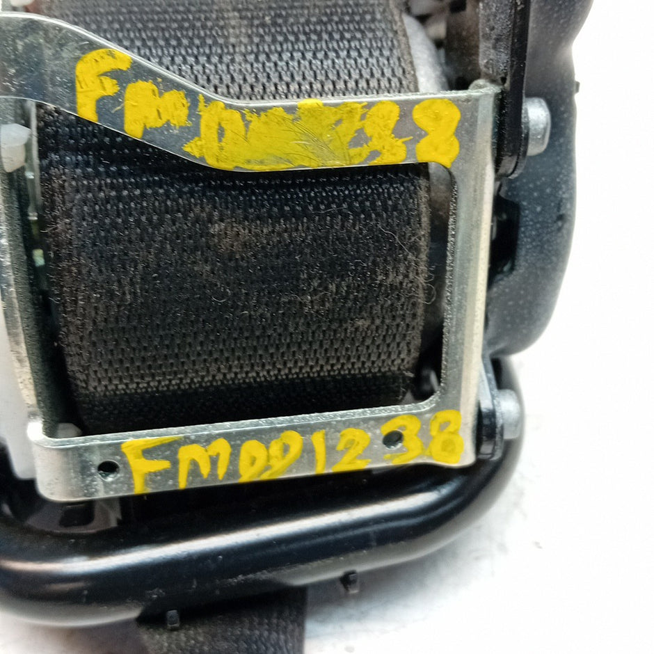 MERCEDES BENZ  A-CLASS W176 SEAT BELT REAR DRIVER A1768602285 BLACK FM001238