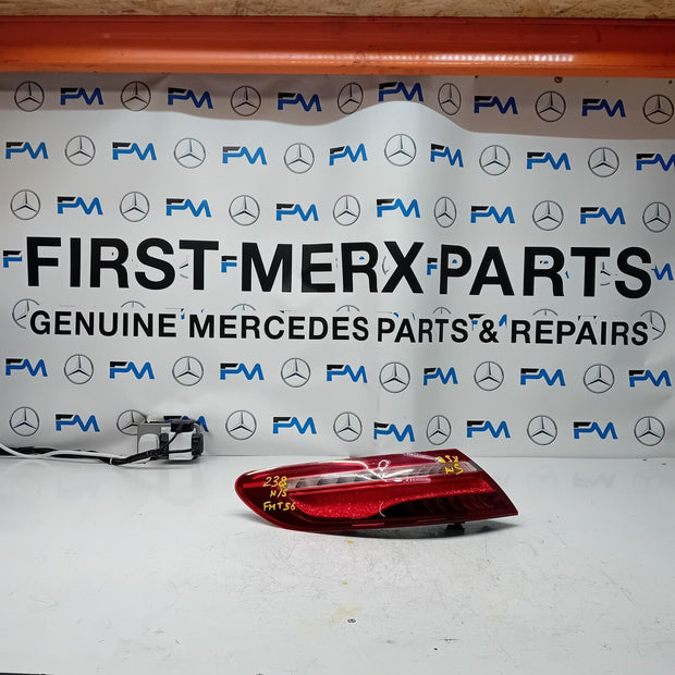 MERCEDES E-CLASS W238 2018 REAR PASSENGER N/S TAIL LIGHT A2389062001 FMT56