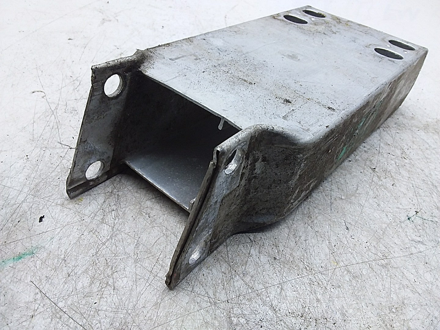 MERCEDES C-CLASS W205 BUMPER REINFORCEMENT BRACKET RIGHT SIDE A2056200495 FMR272