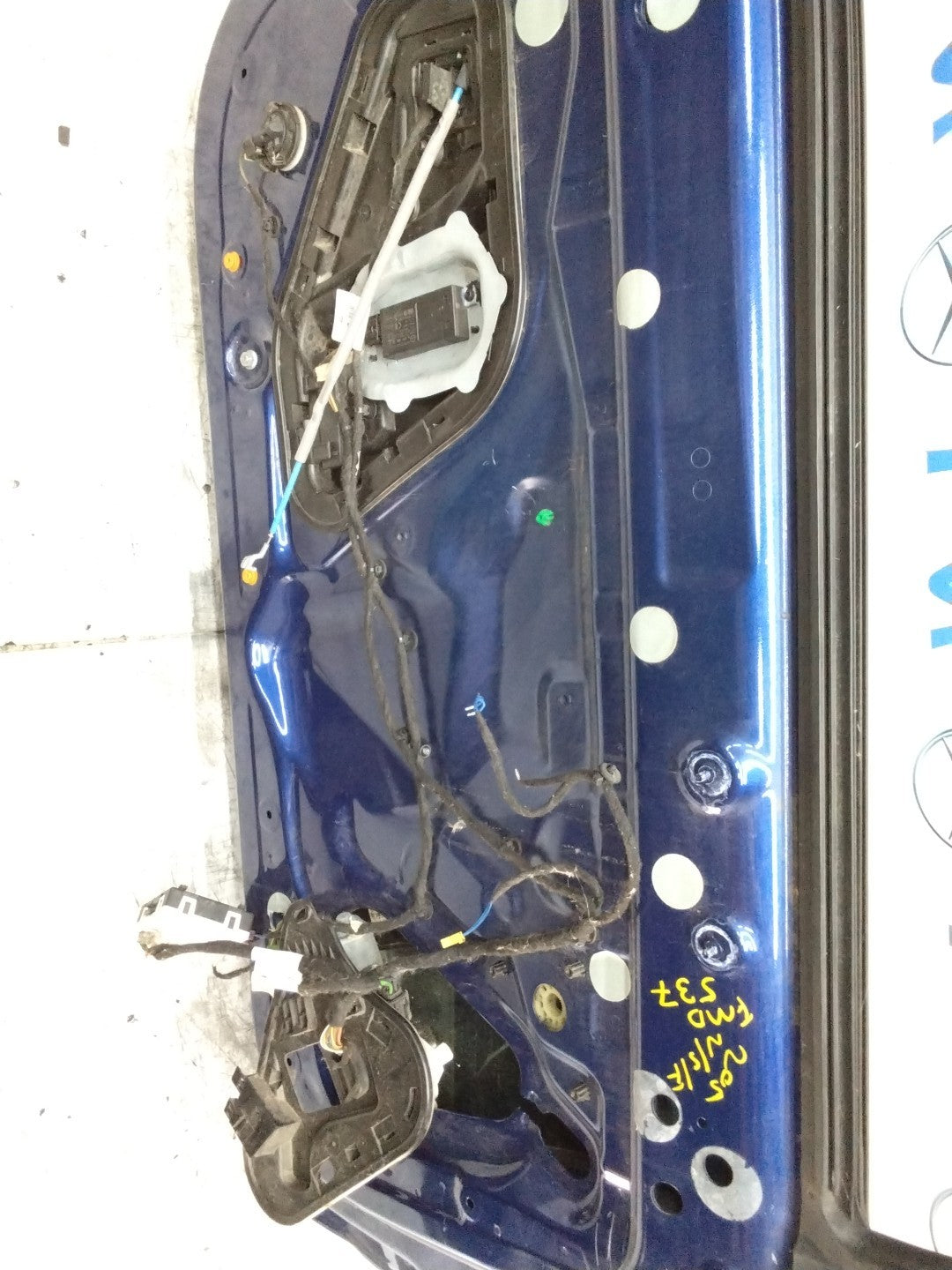 MERCEDES BENZ C-CLASS W205  PASSENGER FRONT DOOR NSF BLUE 2015-21  FMD537