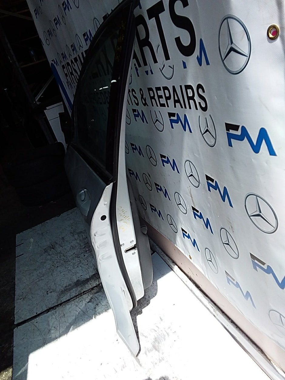 MERCEDES B-CLS W246  PASSENGER FRONT DOOR NSF SILVER 2012-2019  FMD606
