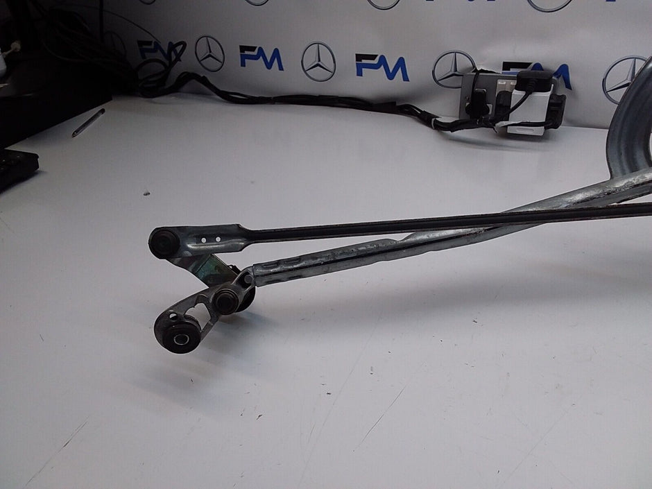 MERCEDES GLC WIPER MOTOR & LINKAGE FRONT A2538205600 W253 2015-2022 FM00192
