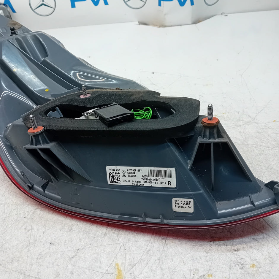 MERCEDES C-CLASS W205 DRIVER SIDE RIGHT REAR TAIL LIGHT 2014 A2059061257 FMT309