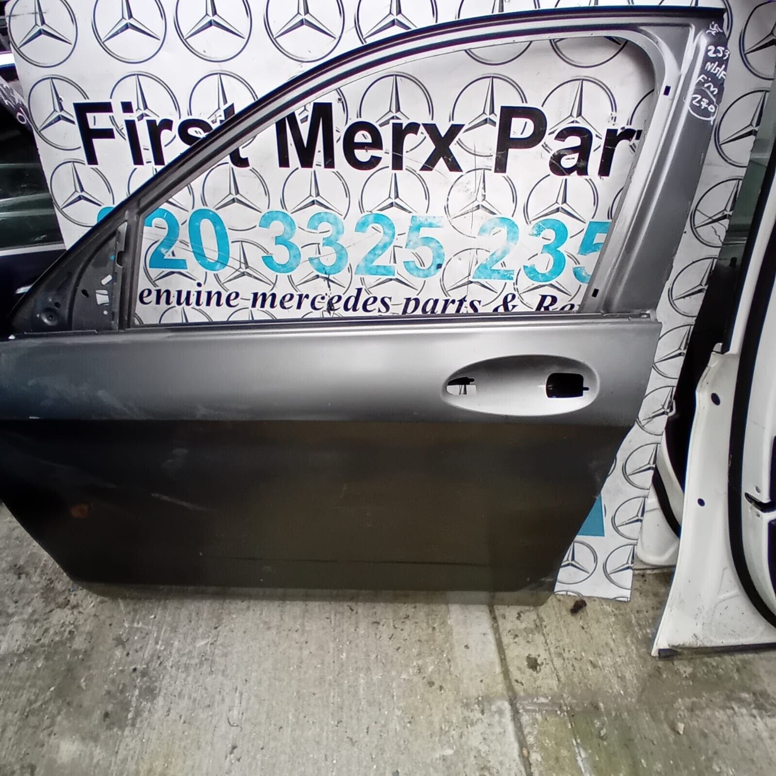 MERCEDES BENZ GLC W253 PASSENGER SIDE FRONT DOOR ( NEAR SIDE FRONT )