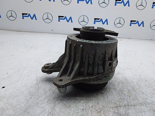 MERCEDES BENZ  E-CLASS  W213  ENGINE MOUNT RIGHT OS A2132400600 FMR357