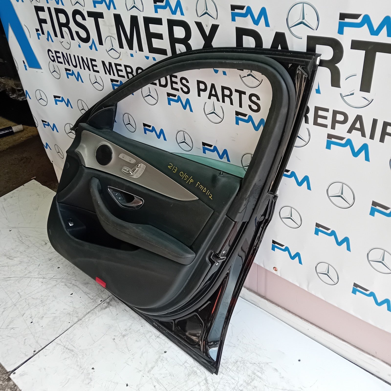 MERCEDES BENZ  E-CLASS W213 DRIVER SIDE FRONT DOOR O/S/F COMPLETE BLACK FMD112