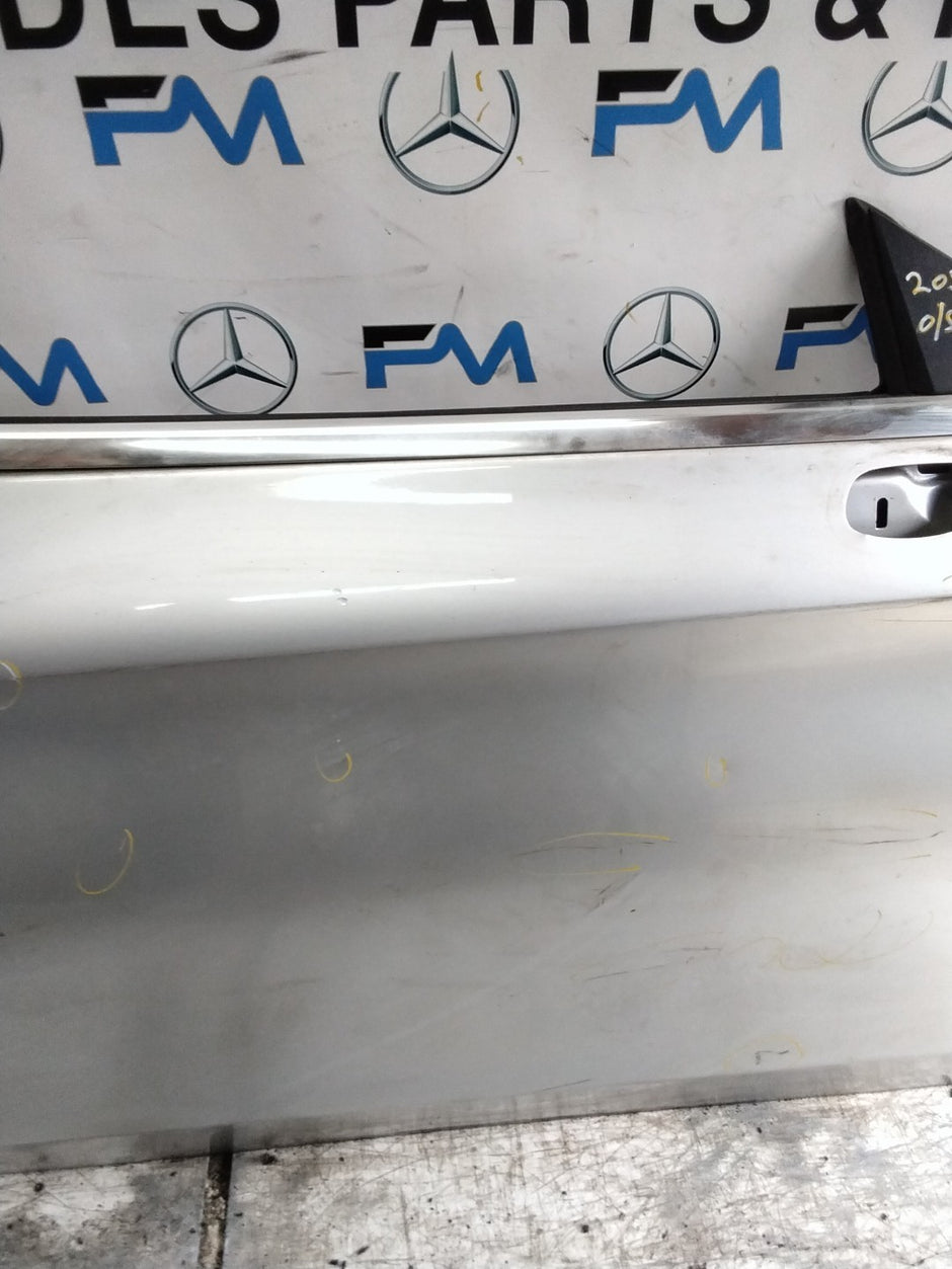 MERCEDES BENZ  C-CLS W205 DRIVER FRONT DOOR OSF SILVER 2014-21  FMD598