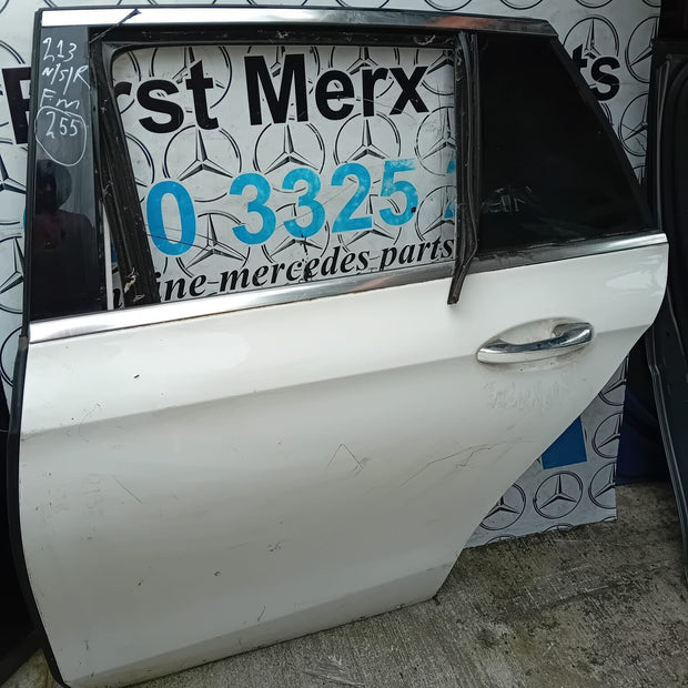 MERCEDES BENZ E-CLASS  W213  PASSENGER SIDE REAR DOOR ( NEAR SIDE REAR )