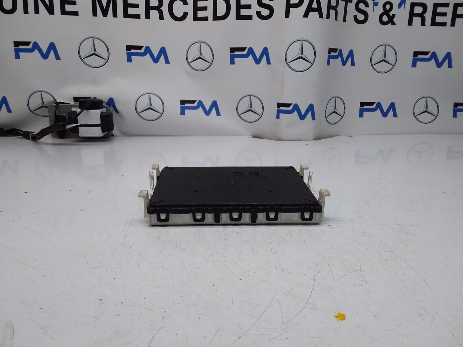 Mercedes C-CLASS W205 SAM Signal Control Module Unit A1569005303 FM00348
