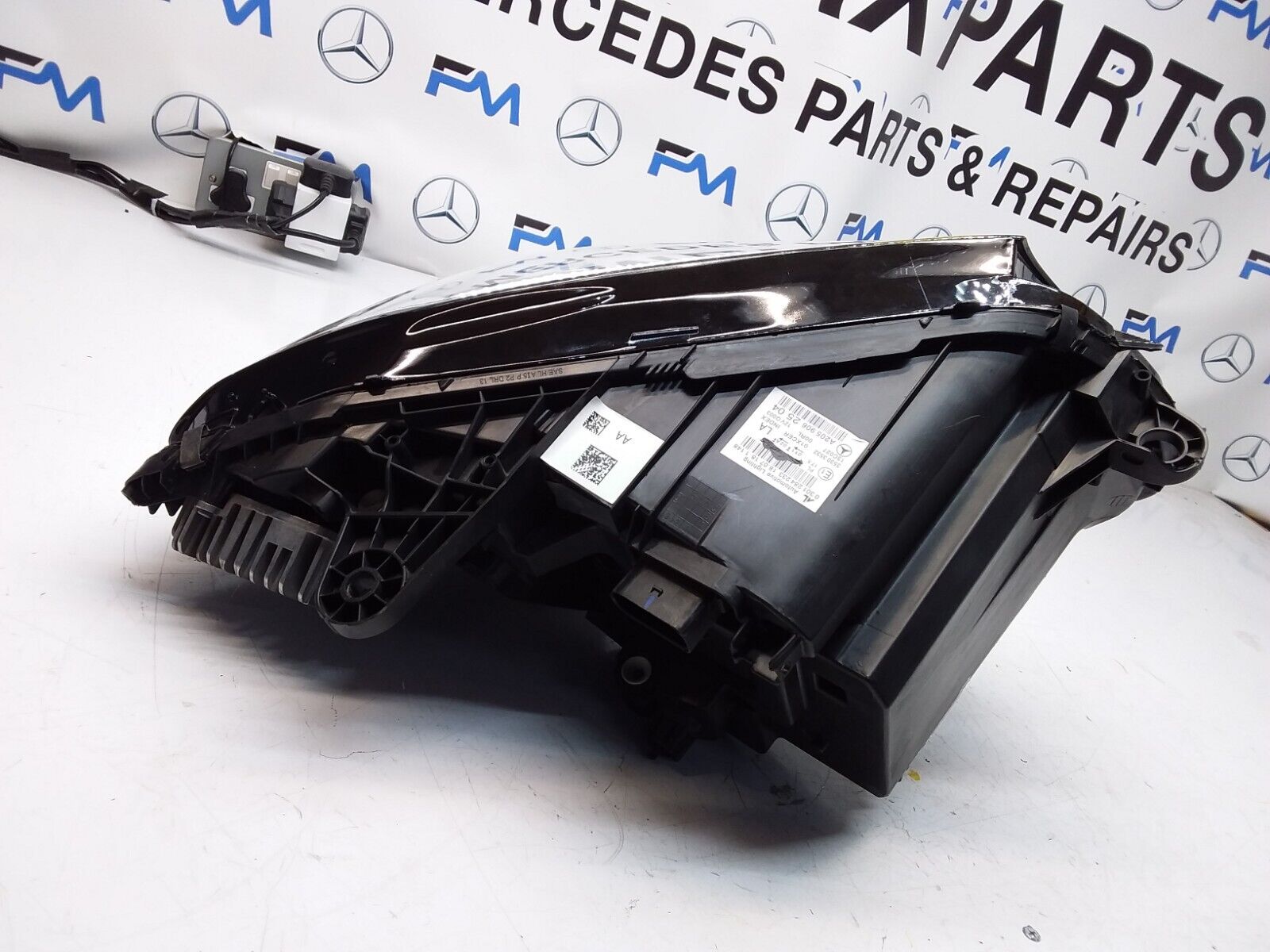 2018 MERCEDES C-CLASS W205 N/S PASSENGER HEADLIGHT A2059062504 FMH50 LED HIGH  