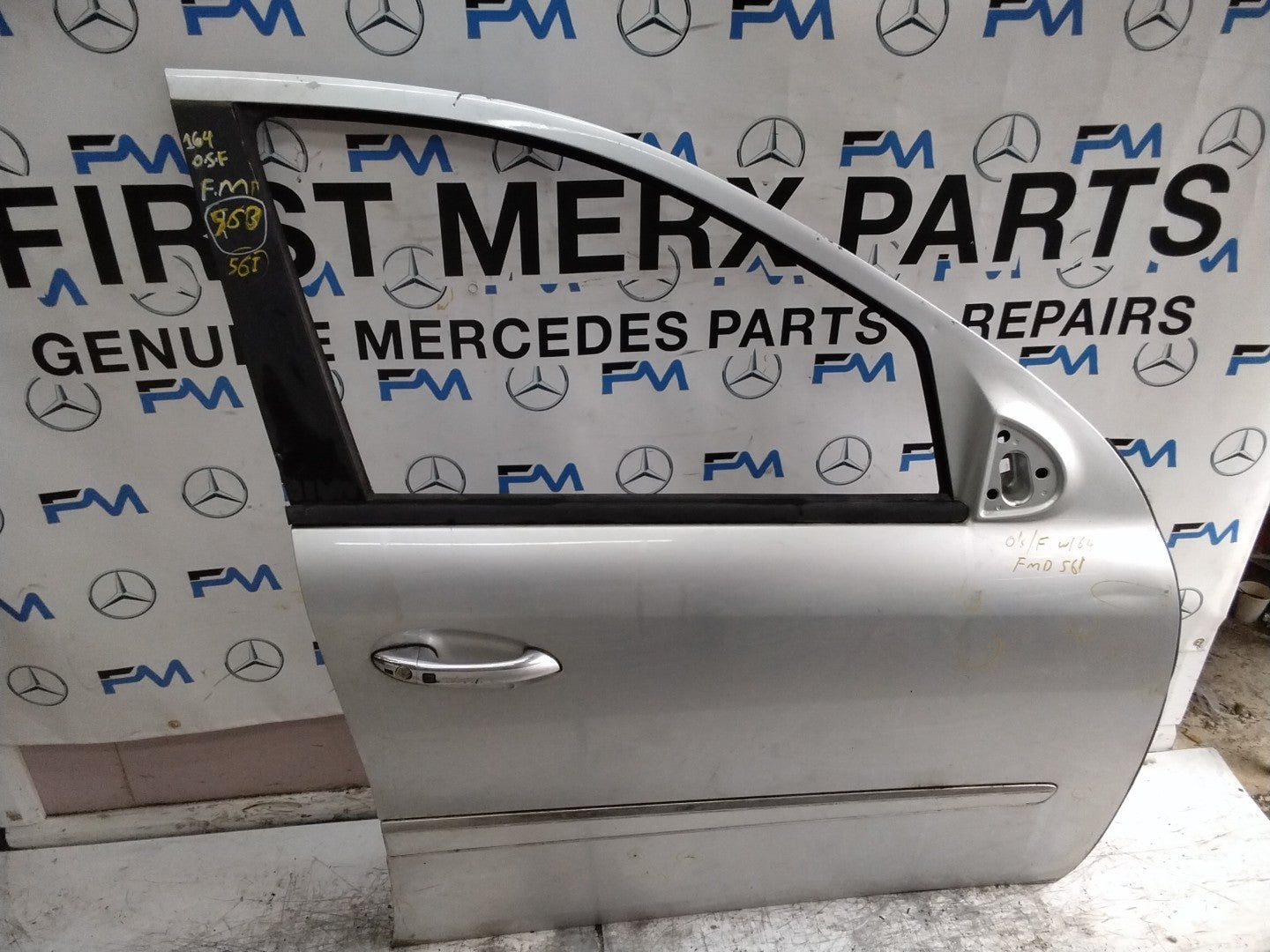 MERCEDES M-CLASS W164  DRIVER FRONT DOOR OSF SILVER 2005-11 FMD561