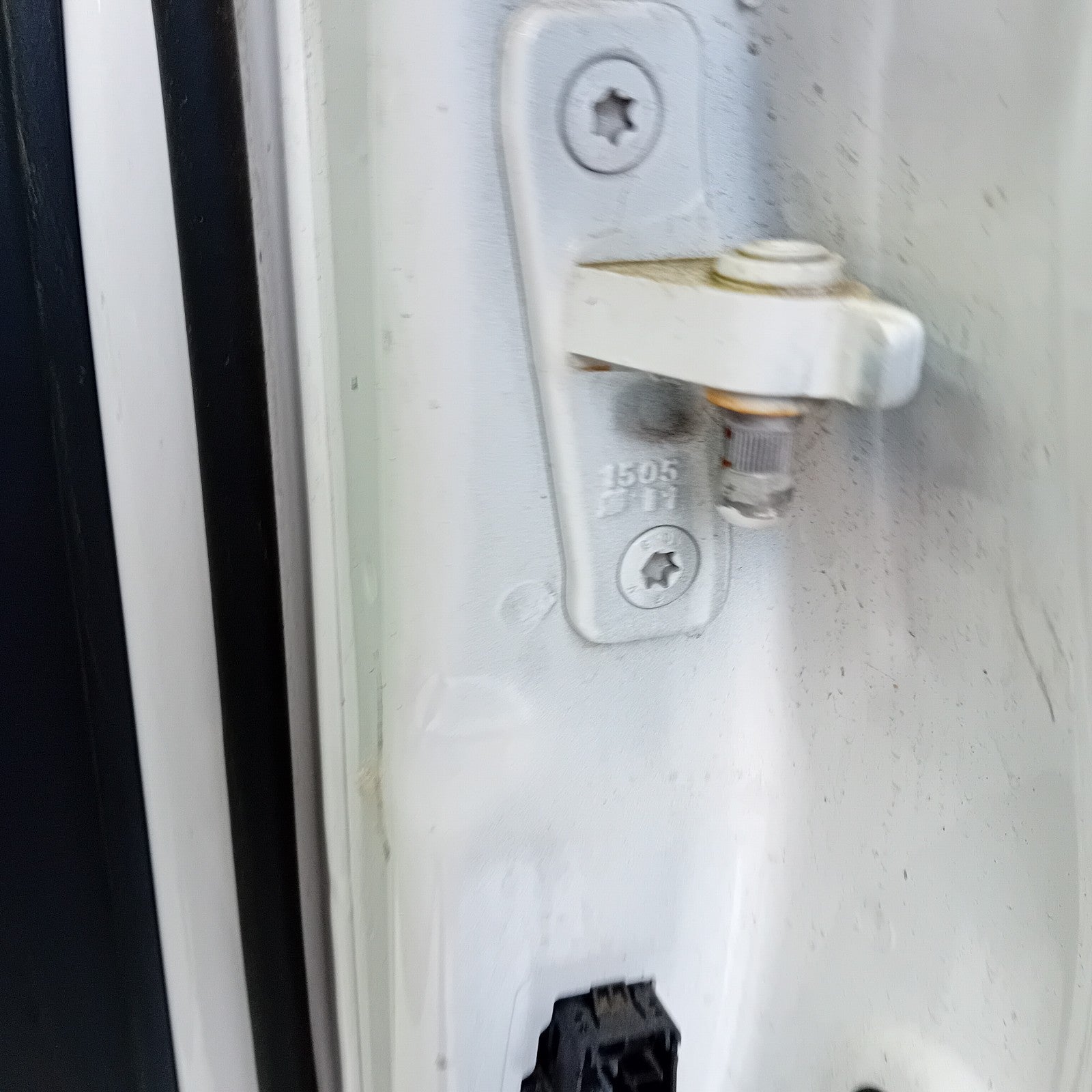 MERCEDES BENZ C-CLASS W205 PASSENGER SIDE FRONT DOOR N/S/F  WHITE FMD133