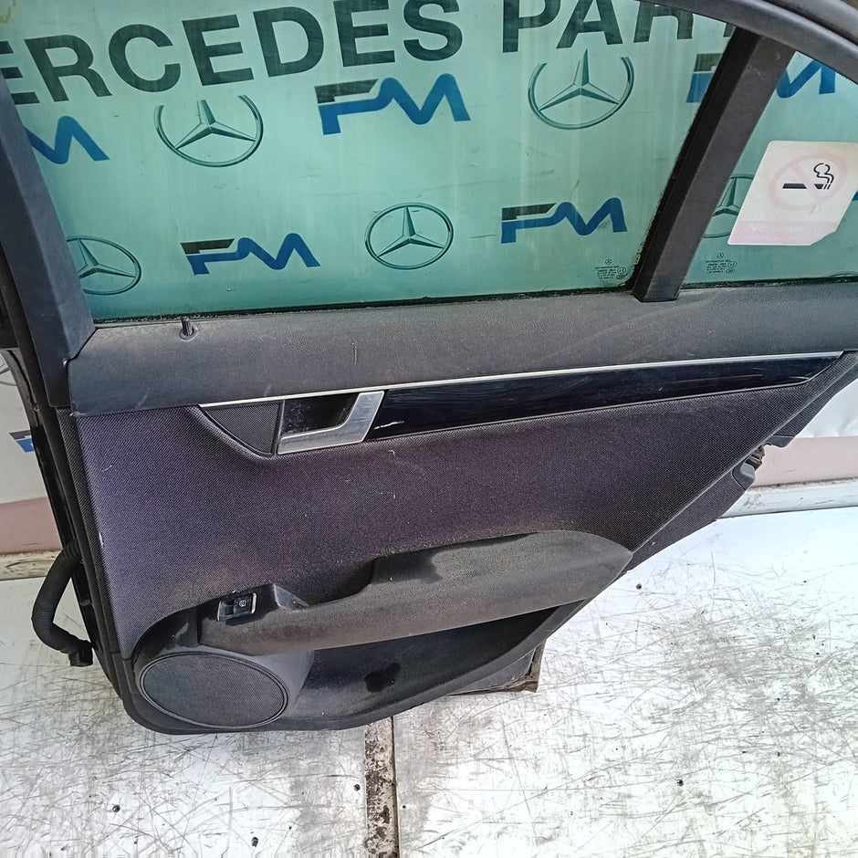 MERCEDES C-CLASS W204 SLN DRIVER REAR DOOR OSR BLACK 2008-14 COMPLETE FMD421