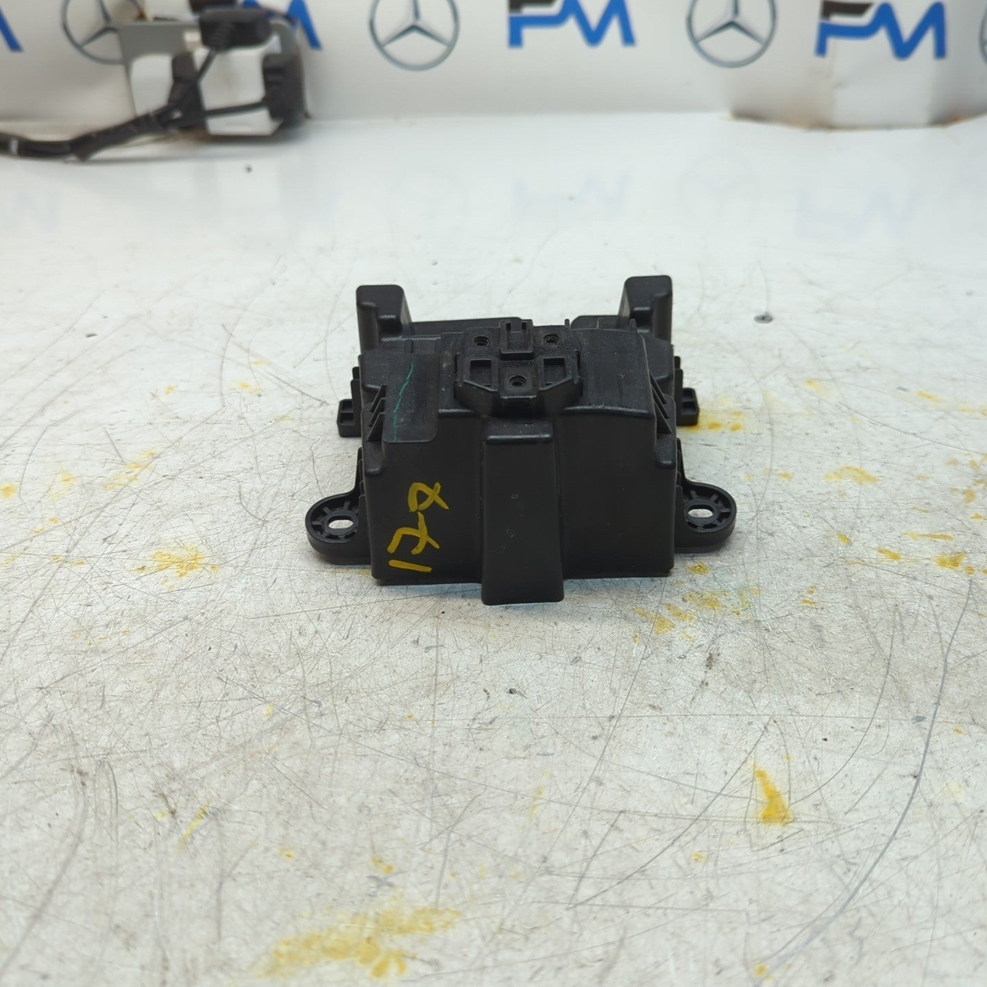 MERCEDES ACLASS W177 CENTRE CONSOLE GEAR SHIFT KNOB BRACKET A1776831400 FM001375