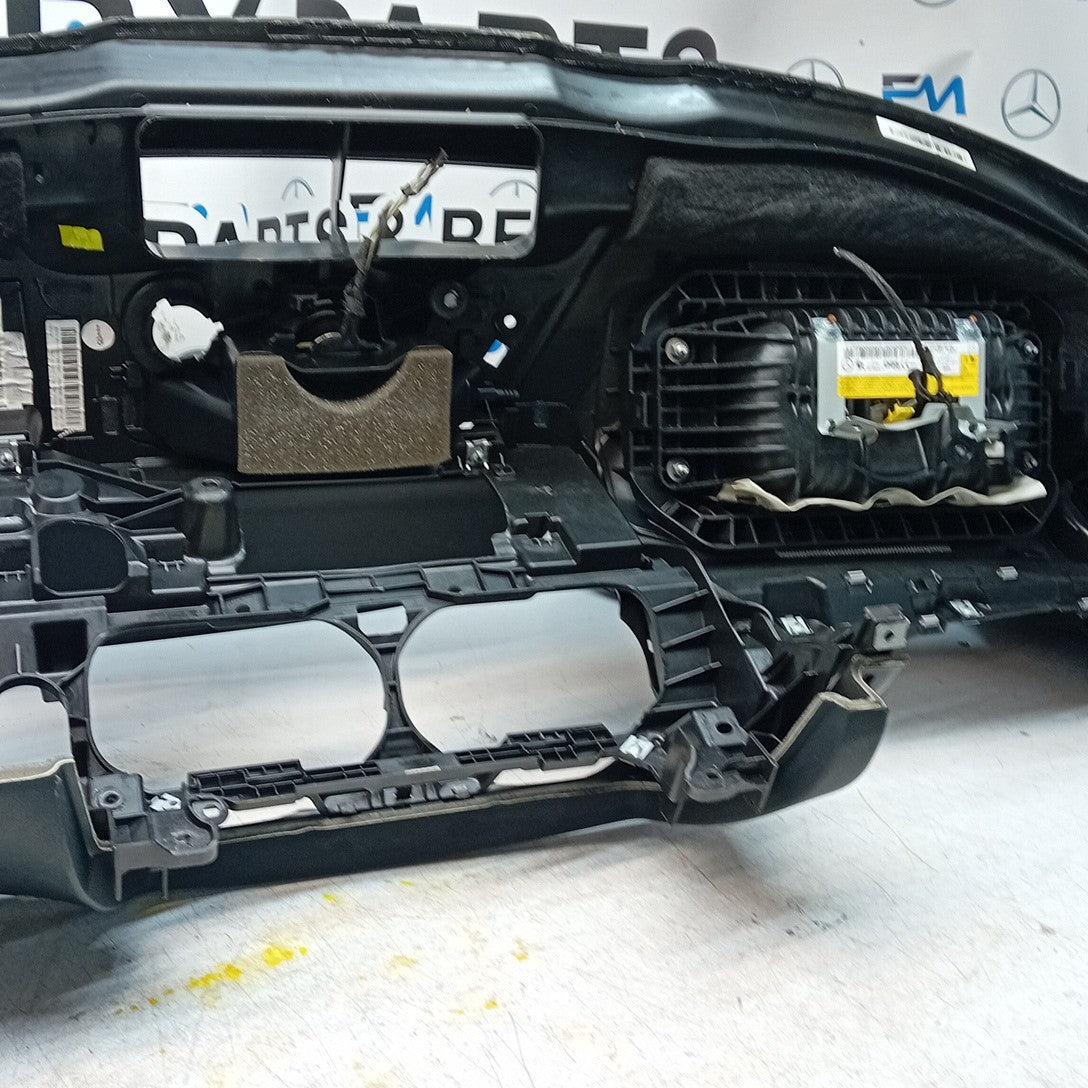 MERCEDES E-CLASS W213 DASHBOARD ASSEMBLY BLACK 2016 ON + 2 AIR VENT FM001300
