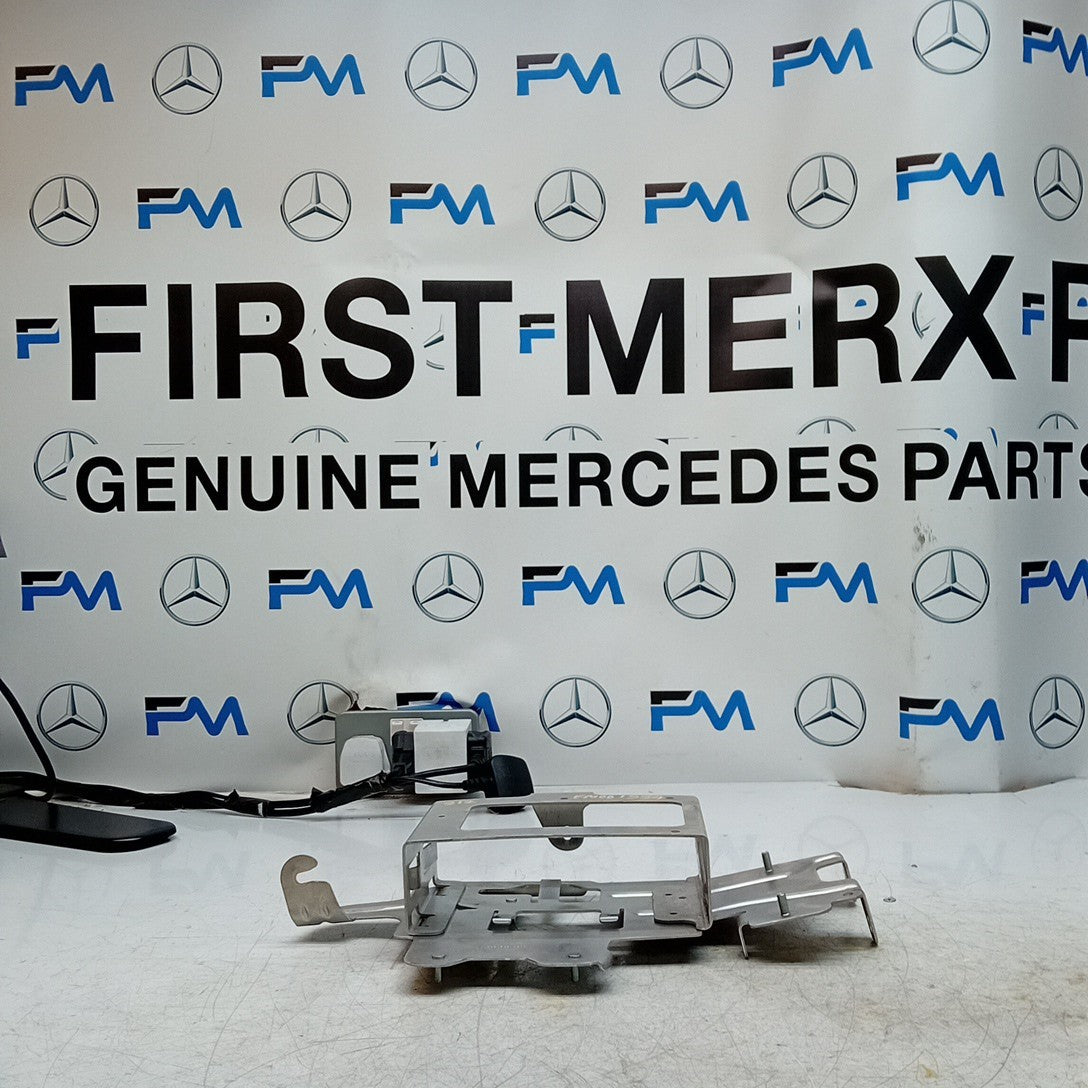 MERCEDES BENZ E-CLASS W212  2014-2021  RADIO TUNER BOX  A2125456140 FM001554