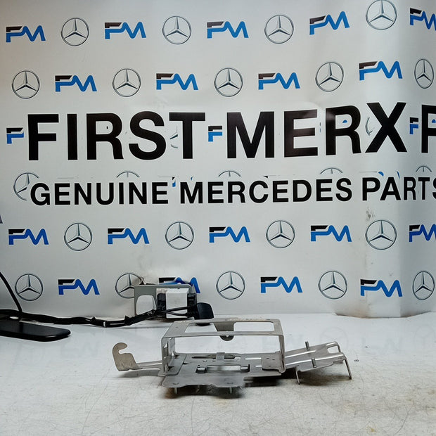 MERCEDES BENZ E-CLASS W212  2014-2021  RADIO TUNER BOX  A2125456140 FM001554