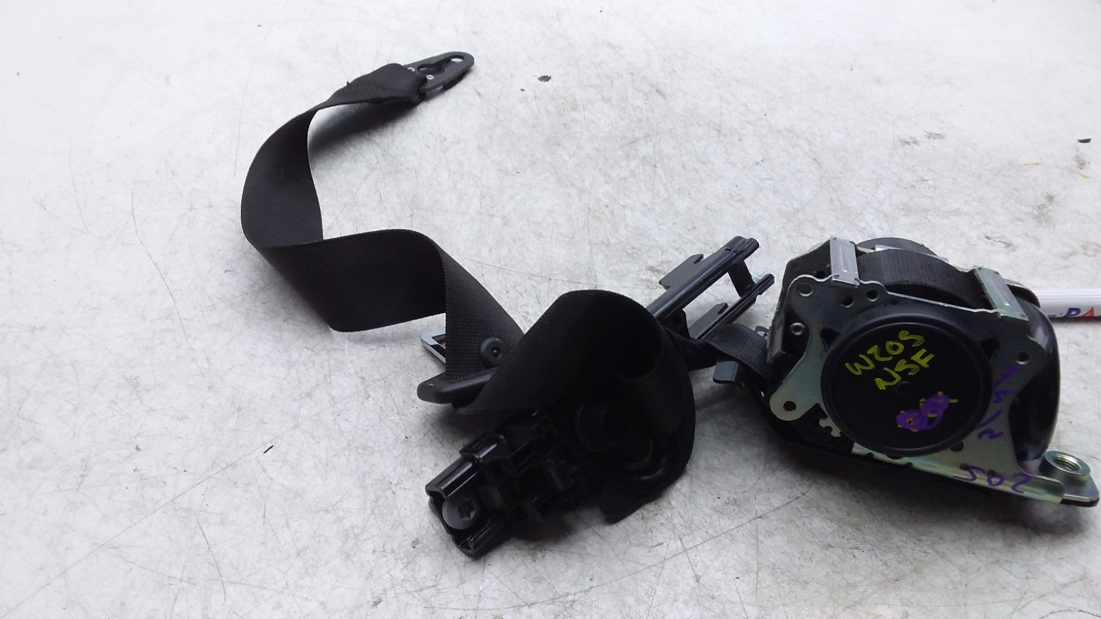  MERCEDES C-CLS W205 SEAT BELT FRONT LEFT PASSENGER SIDE NSF A2058600185 FMS515