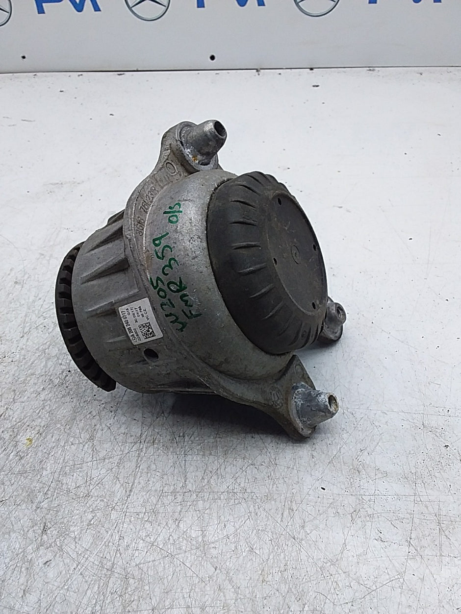MERCEDES BENZ  C-CLASS  W205  ENGINE MOUNT RIGHT OS A2052406717 FMR359