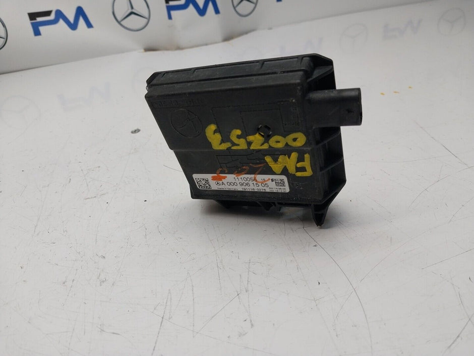 Mercedes W213 W205 W218 W238 W253 Negative Battery Tray Clamp A0009061505FM00253