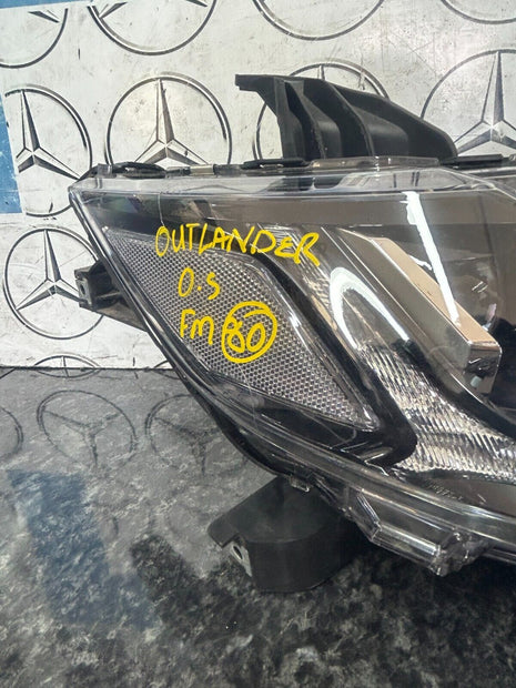 MITSUBISHI OUTLANDER  MK3 HEADLIGHT 2015-2018 RIGHT SIDE FMH80