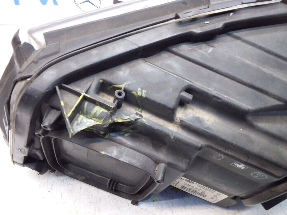 2013 MERCEDES A-CLASS W176 HEADLIGHT DRIVER SIDE OS A1768200461 FMH117 (Damaged)