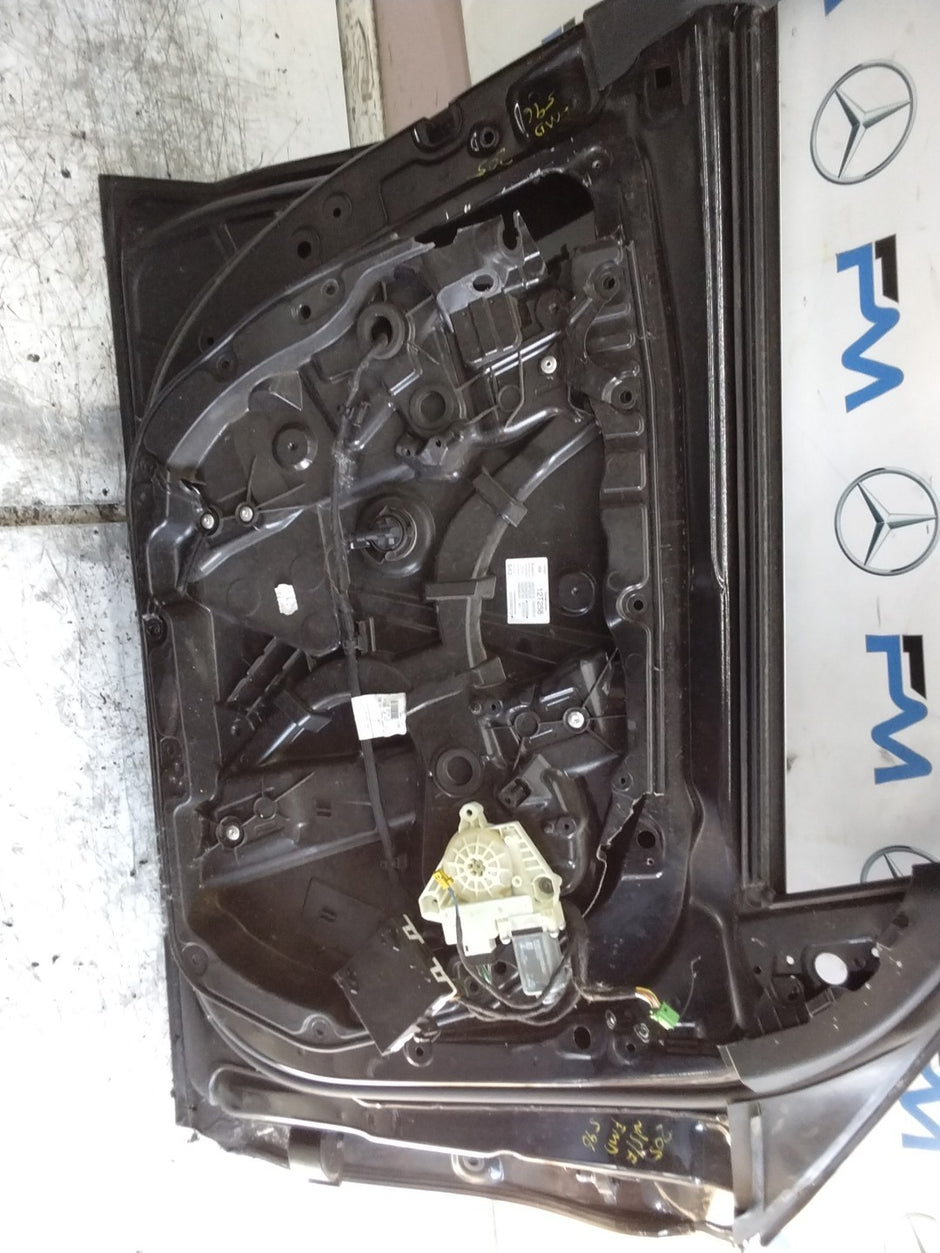 MERCEDES C-CLS W205 SLN PASSENGER FRONT DOOR NSF BLACK 2014-21  FMD596