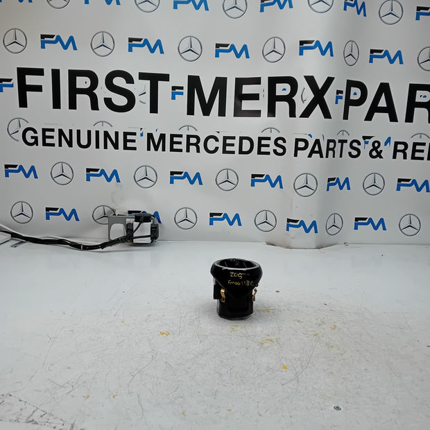 MERCEDES C-CLASS W205 DASHBOARD AIR VENT PASSENGER SIDE  A2058303604 FM001182