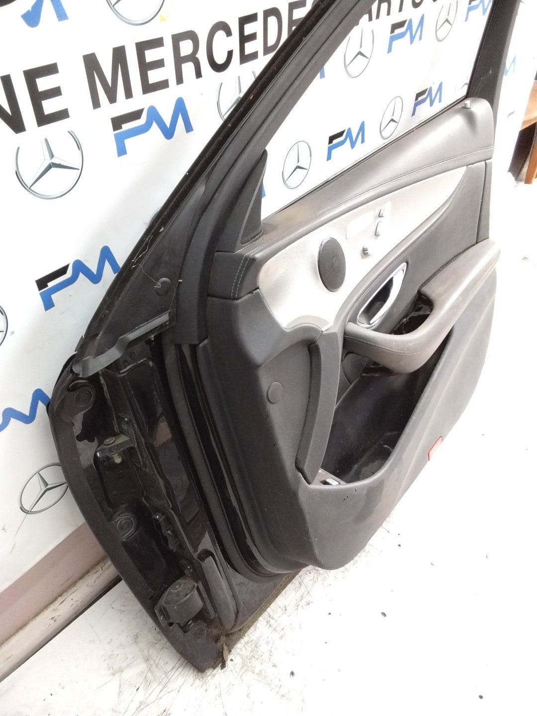 MERCEDES E-CLASS W213  DRIVER FRONT DOOR OSF BLACK 2016-2023 COMPLETE FMD303