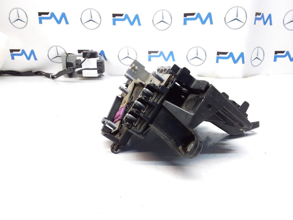 Mercedes C-CLASS W205 Fuse Relay Junction Box A2055402250 FM00388