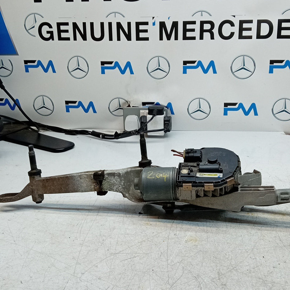 MERCEDES BENZ C-CLASS W204 WIPER MOTOR FRONT AND LINKAGE A2048201140 FM001601