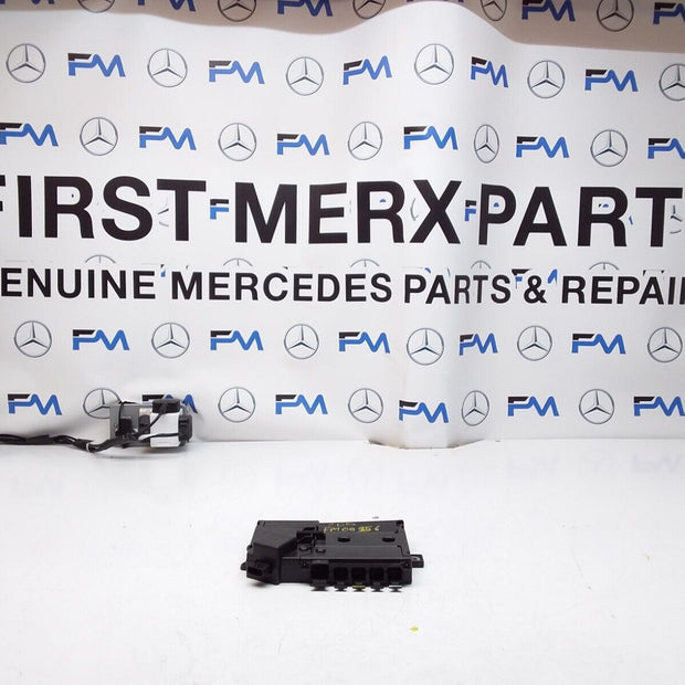 Mercedes C-Class W205 Front Inboard Fuxebox Module Unit A2055402850 FM00356