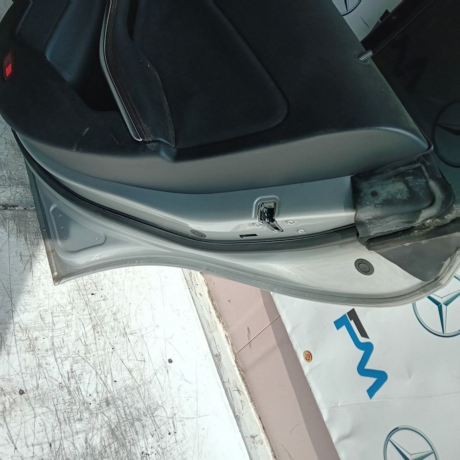 MEECEDES CLA W117 ESTATE PASSENGER REAR DOOR NSR 2013-19 SILVER COMPLETE FMD287