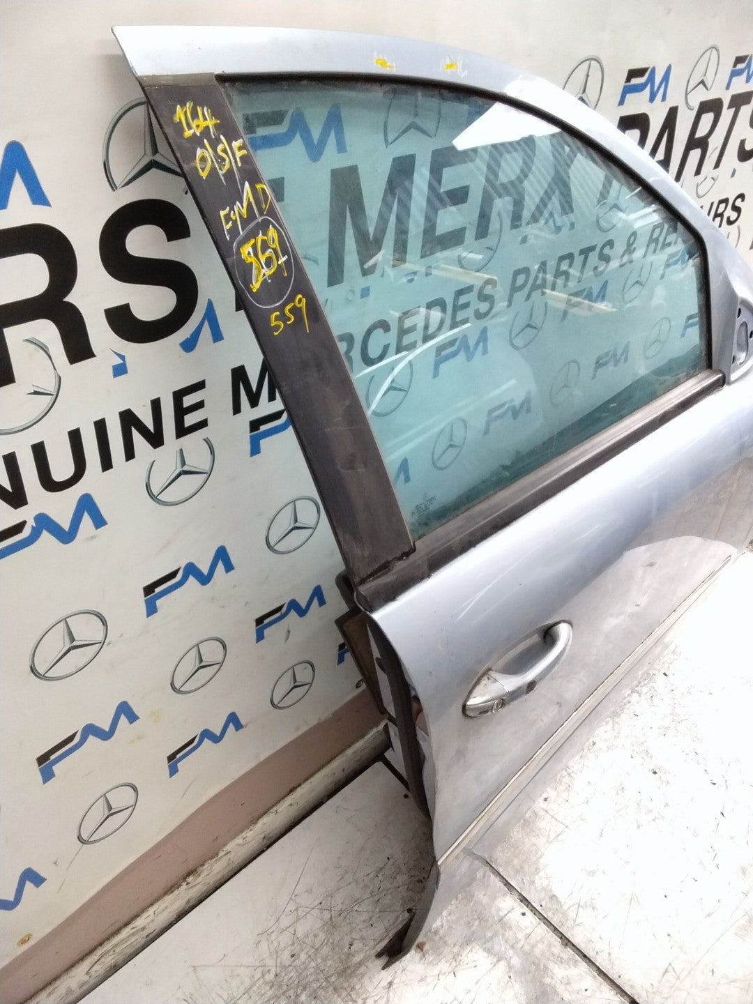 MERCEDES M-CLASS W164  DRIVER FRONT DOOR OSF  2005-2011 SILVER  FMD559