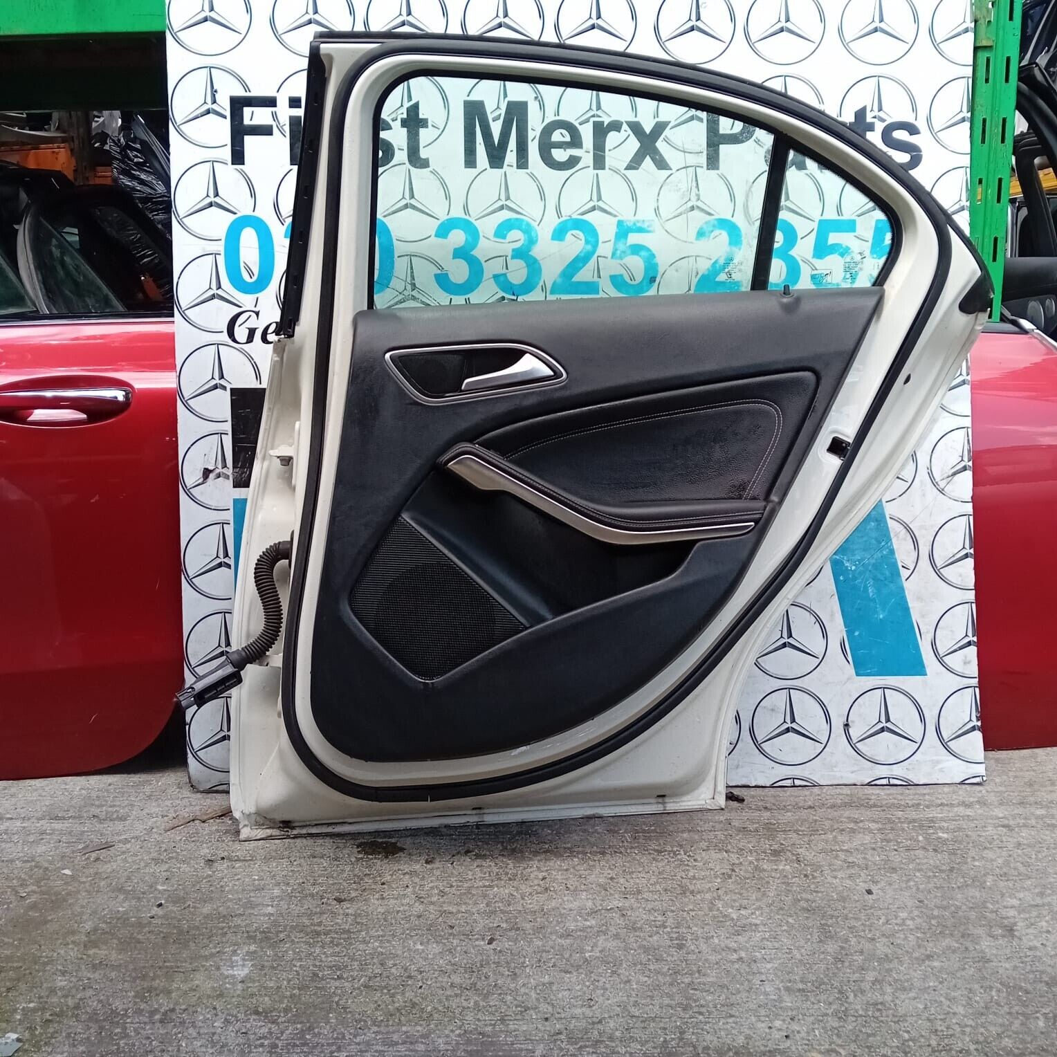 MERCEDES BENZ B-CLASS  W246  DRIVER SIDE REAR DOOR ( OFF SIDE REAR )