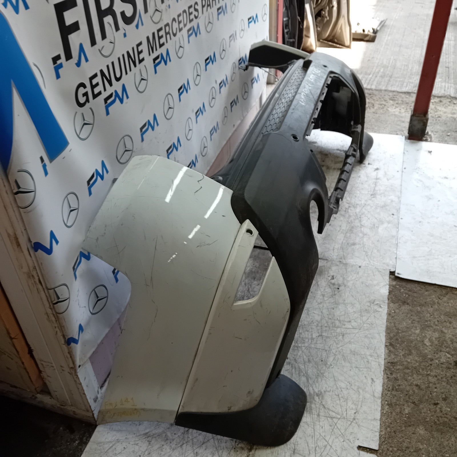 LAND ROVER SPORT REAR BUMPER WHITE 2013-2018 DK62 17D753AA FMX141