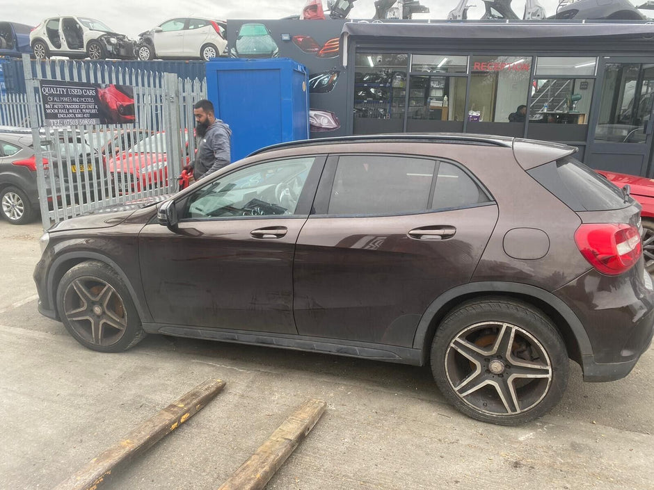 MERCEDES BENZ GLA W156  - BREAKING/ ENGINE AND GEAR BOX