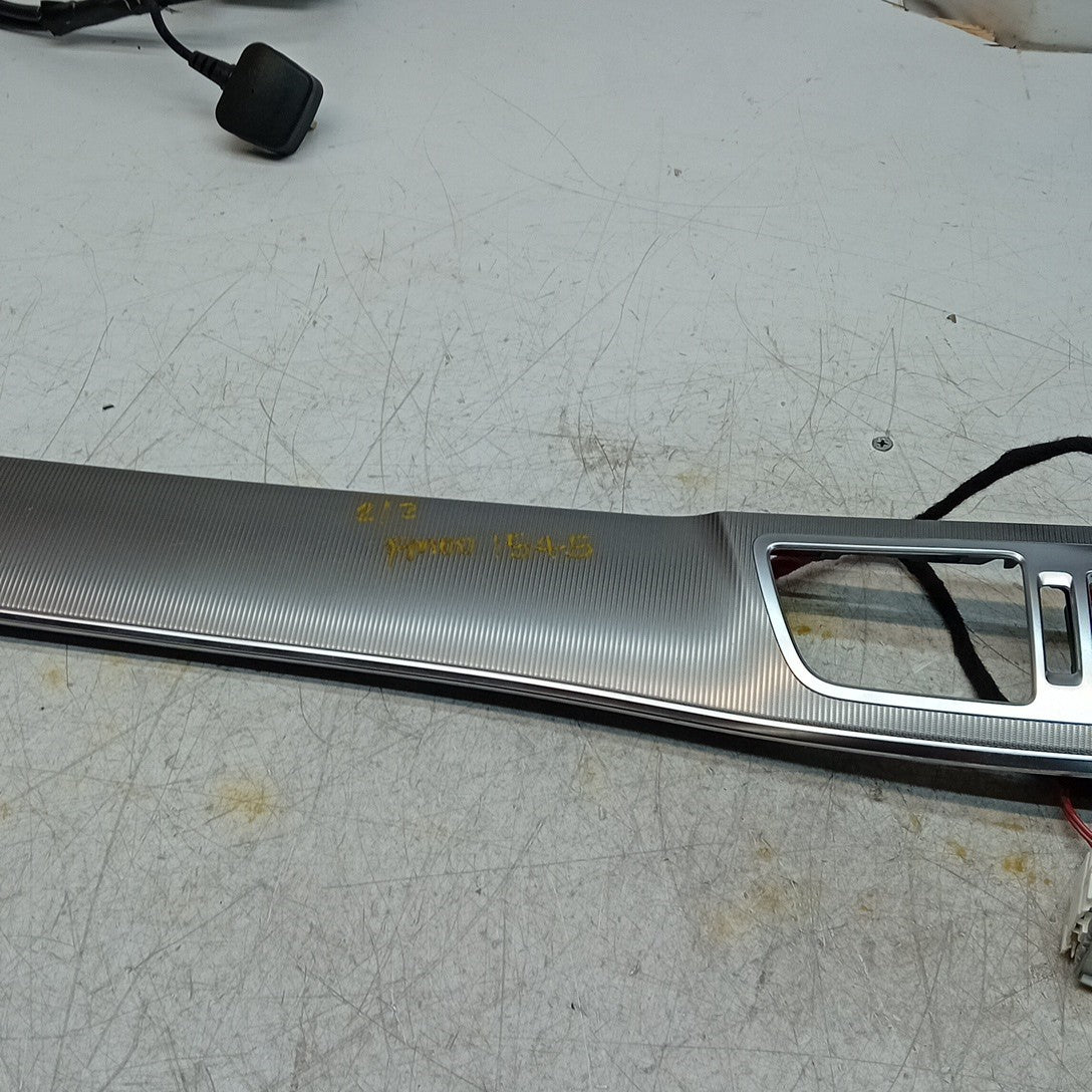MERCEDES BENZ  E-CLASS W212 DASHBOARD  TRIM PANEL 2016 A212680XX93 FM001545