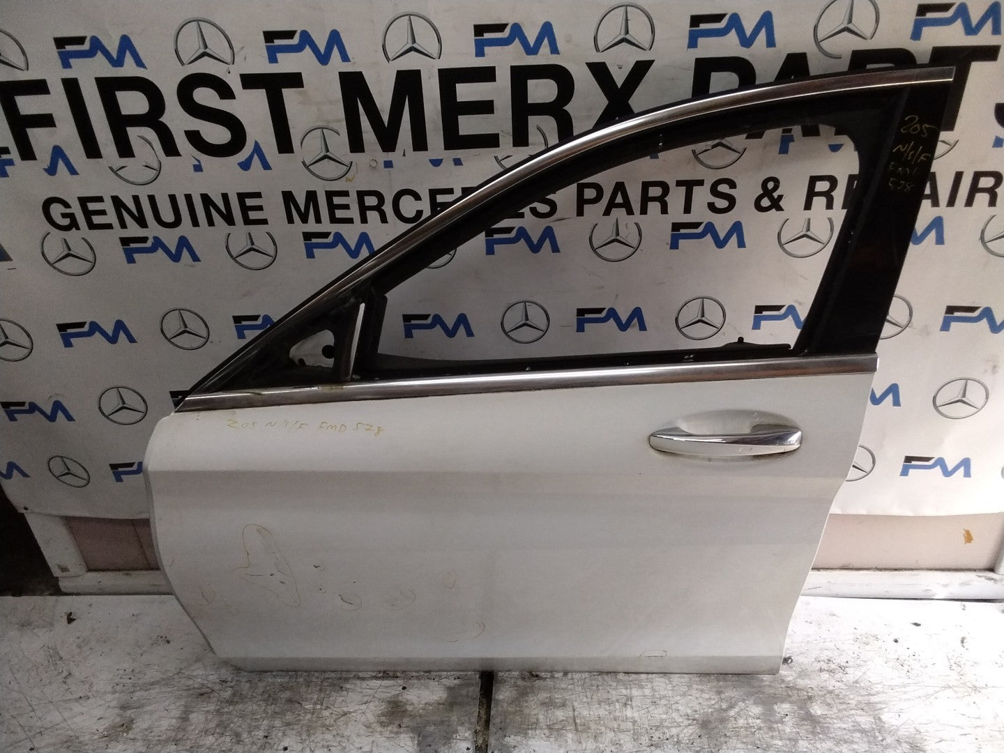 MERCEDES C-CLS W205 SLN PASSENGER FRONT DOOR NSF WHITE 2014-21 COMPLETE FMD578