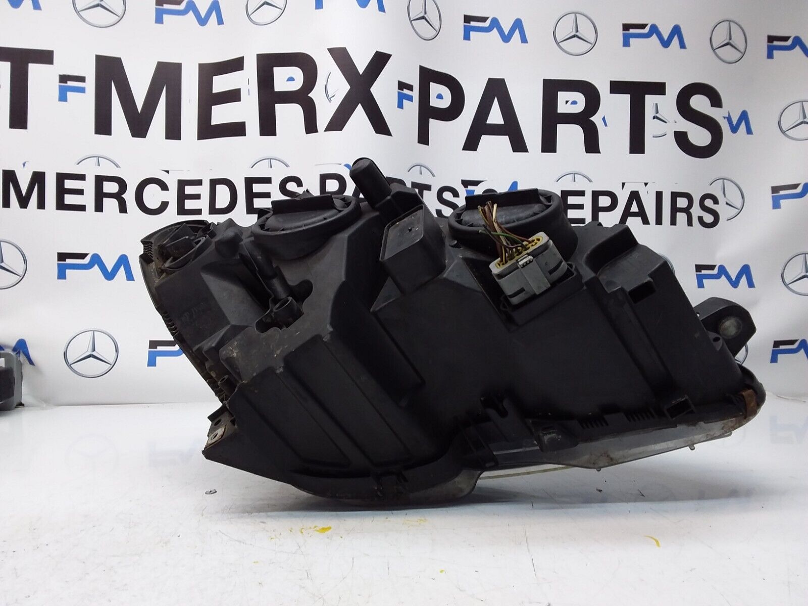 2008 ONWARDS MERCEDES C CLASS W204 HEADLIGHT PRE FACELIFT PASSENGER NS FMH104