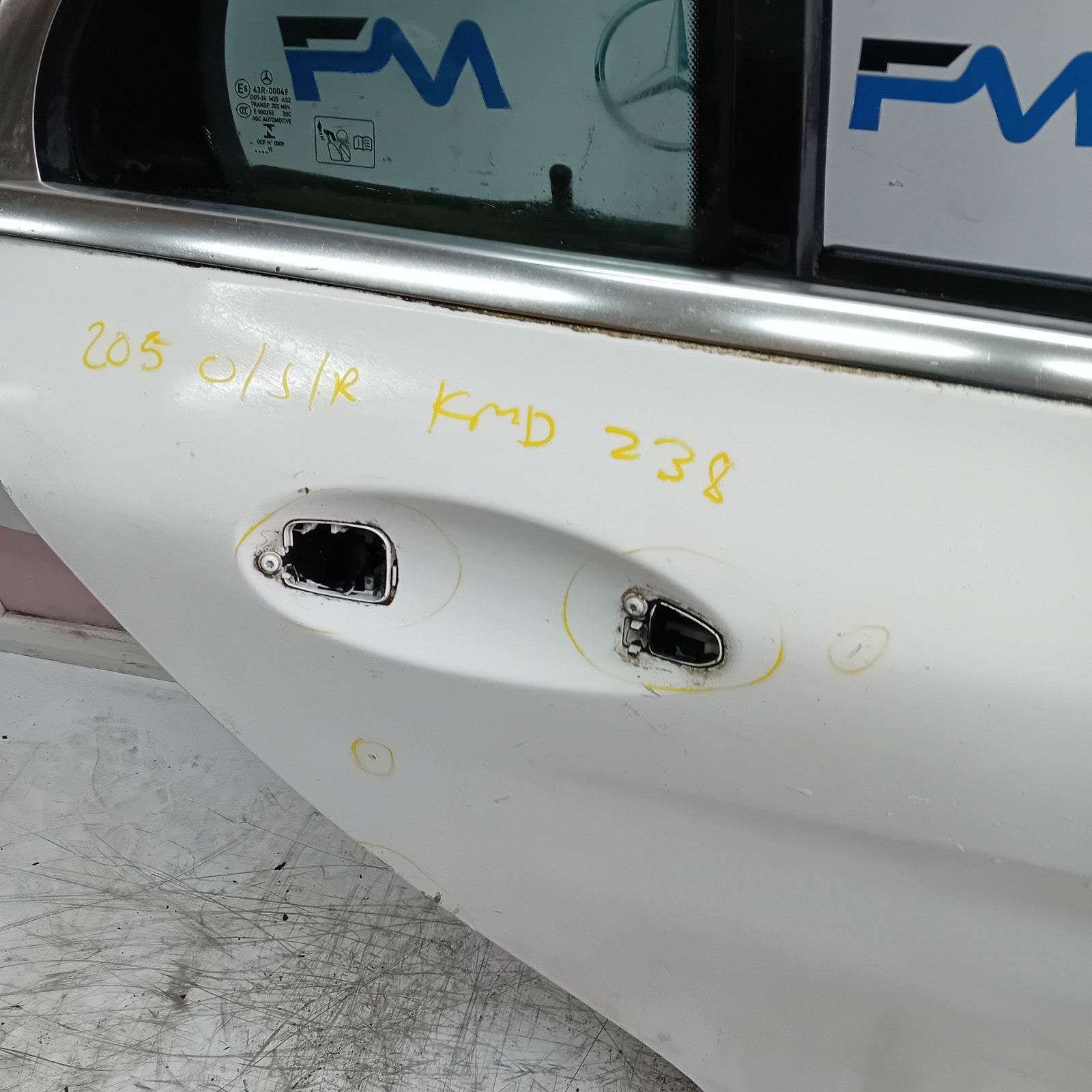 MERCEDES C-CLASS W205 SALOON DRIVER REAR DOOR OSR WHITE 2014ON COMPLETE FMD238