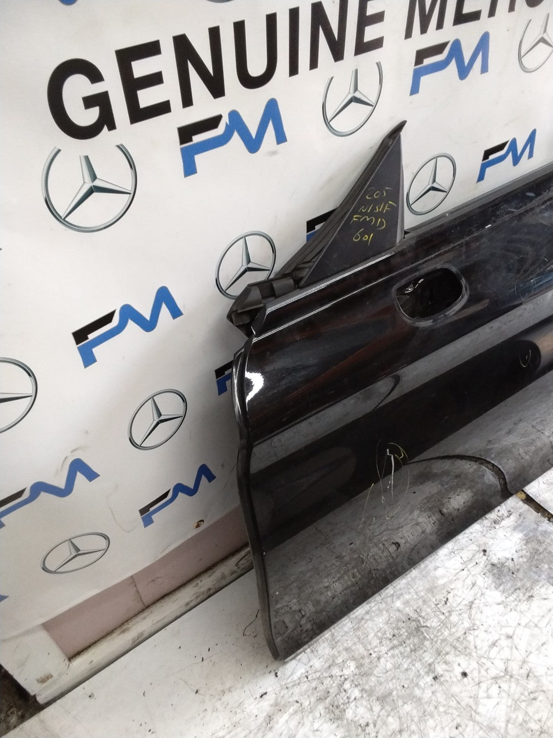 MERCEDES BENZ  C-CLS W205  PASSENGER FRONT DOOR NSF BLACK 2014-21  FMD601