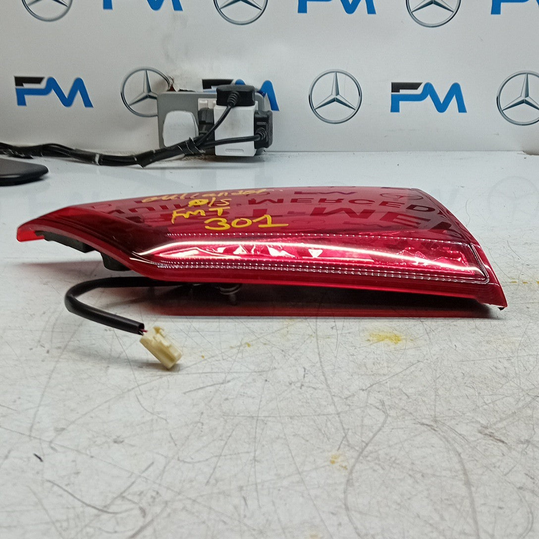 MITSUBISHI OUTLANDER MK3 DRIVER SIDE RIGHT REAR INNER TAIL LIGHT 2013 FMT301