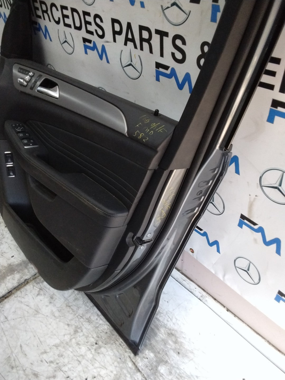 MERCEDES M-CLS W166  DRIVER REAR DOOR OSF GREY 2011-15 COMPLETE FMD582