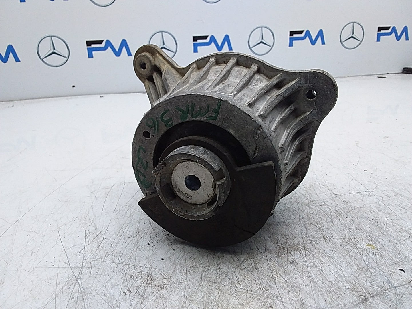 MERCEDES BENZ  E-CLASS W213  ENGINE MOUNT RIGHT A2132400600 FMR316