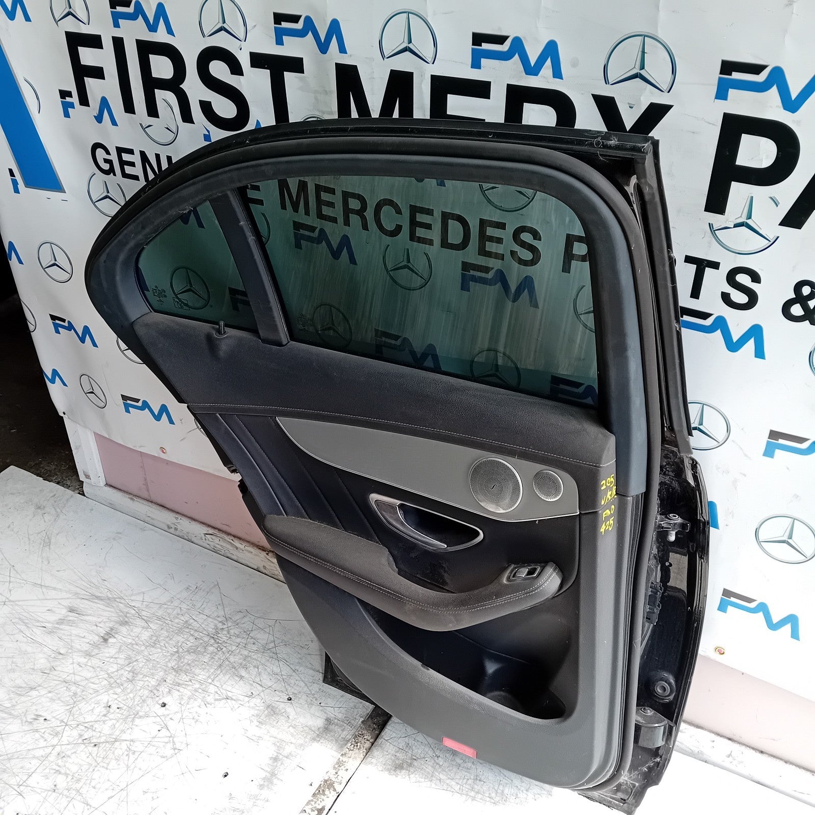 MERCEDES C-CLASS W205 SLN PASSENGER REAR DOOR NSR BLACK 2014 ON COMPLETE FMD425