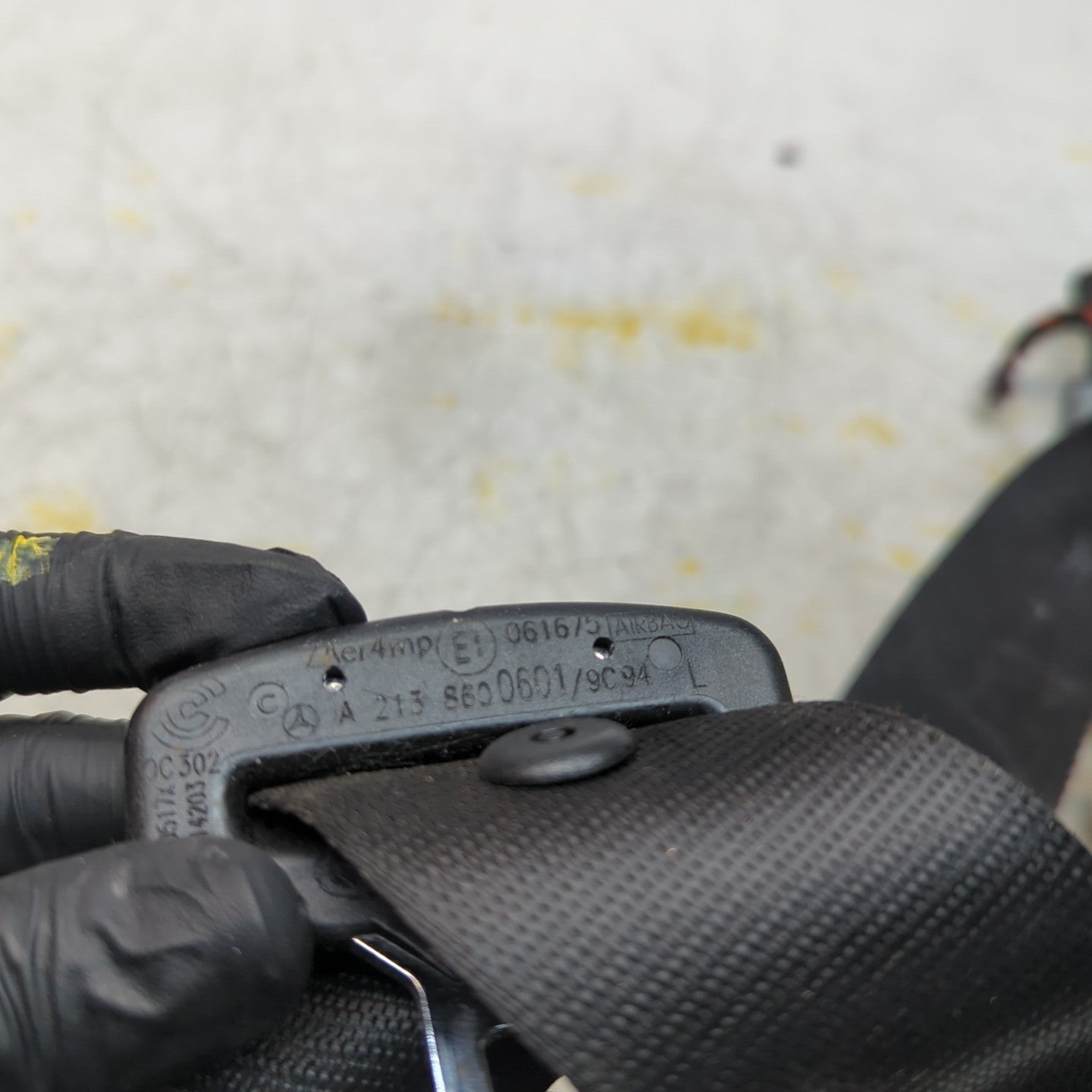 MERCEDES E-CLASS W213 FRONT PASSENGER SIDE SEAT BELT BLACK A2138600601 FM001374