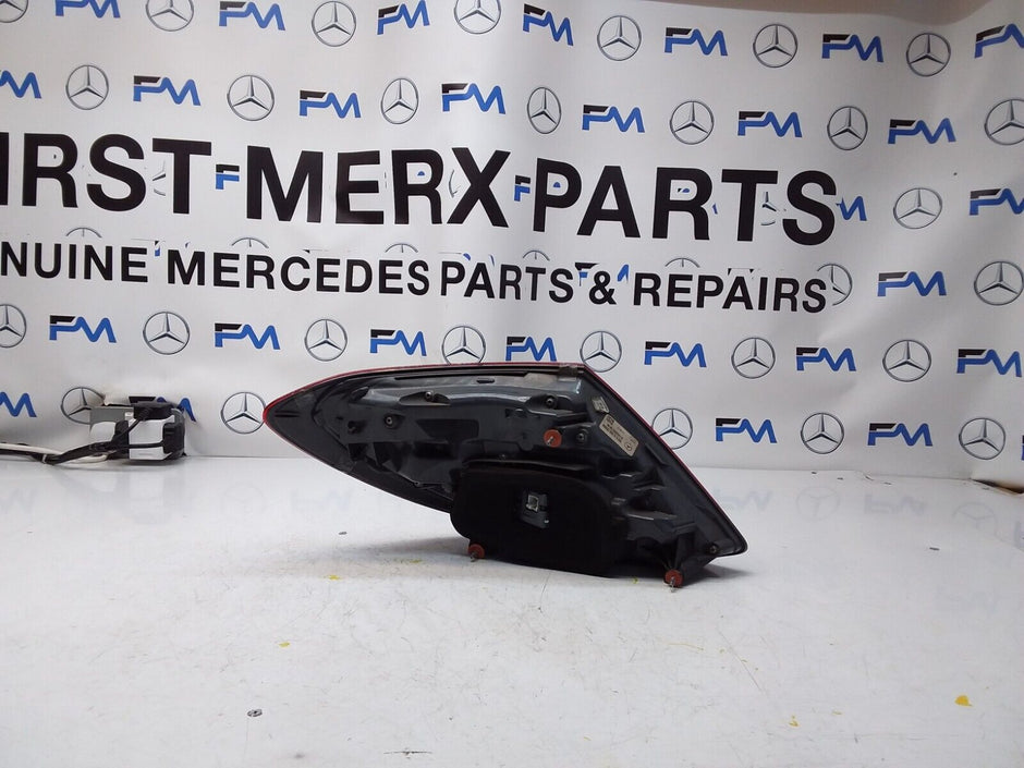 2017 MERCEDES E-CLASS W213 REAR DRIVER SIDE O/S LED LIGHT A2139068000 FMT31