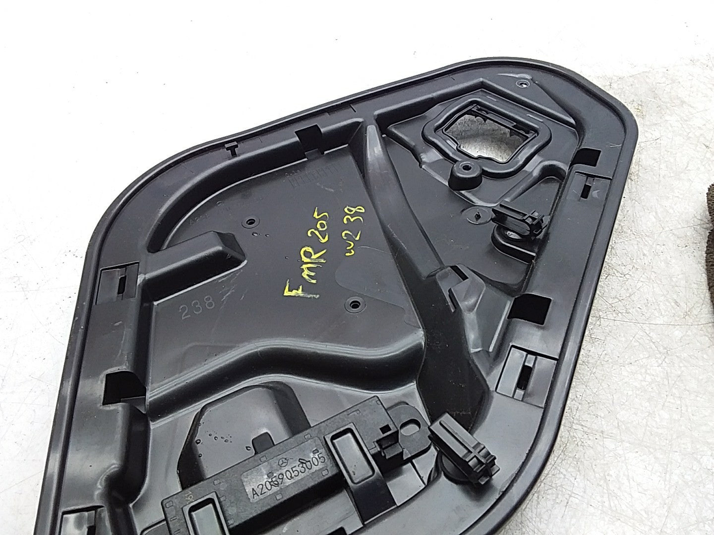 MERCEDES E-CLASS W238 INNER DOOR PANEL COVER FRONT RIGHT A2387200408 FMR205