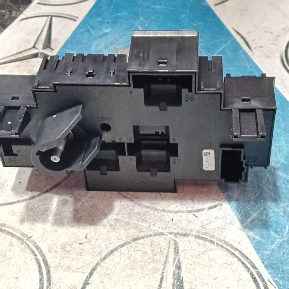 MERCEDES BENZ C CLASS W205 FUSE BOX RELAY UNIT A2059068501